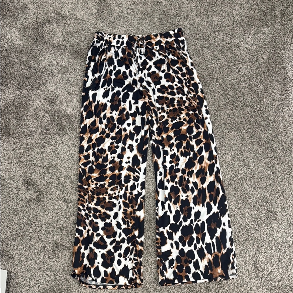 Leopard Print Wide-Leg Pants with Pockets!